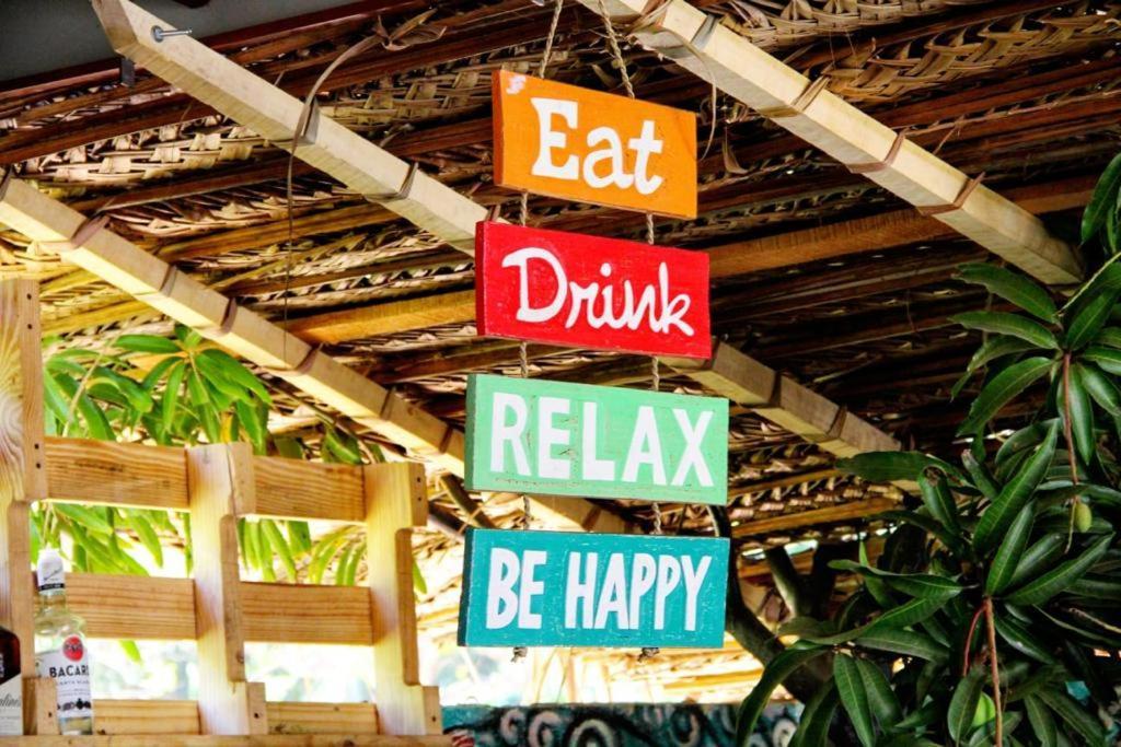 Vitamin Sea Hostel Inn 디크웰라 외부 사진