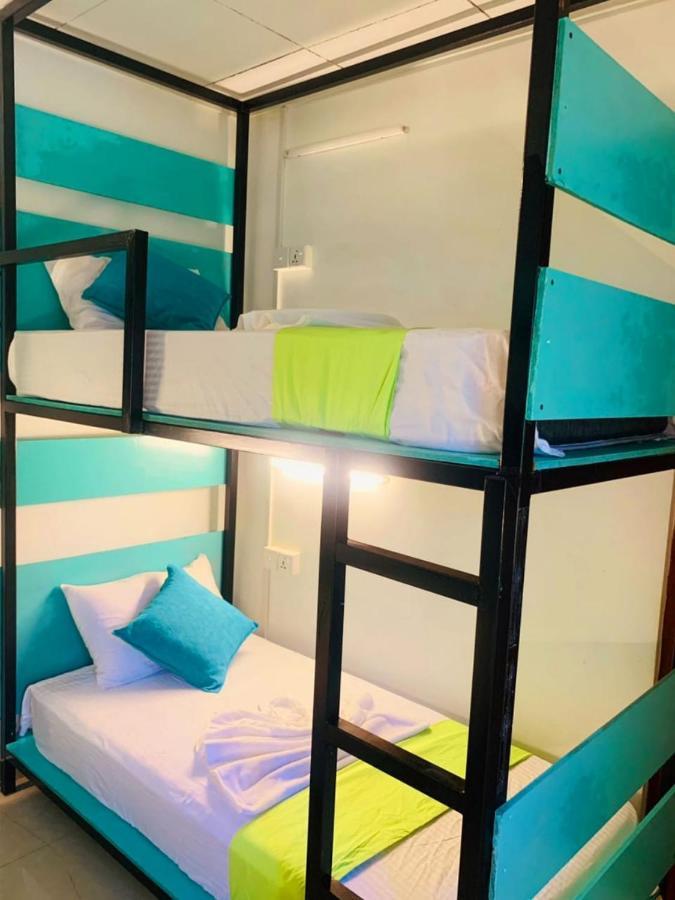 Vitamin Sea Hostel Inn 디크웰라 외부 사진
