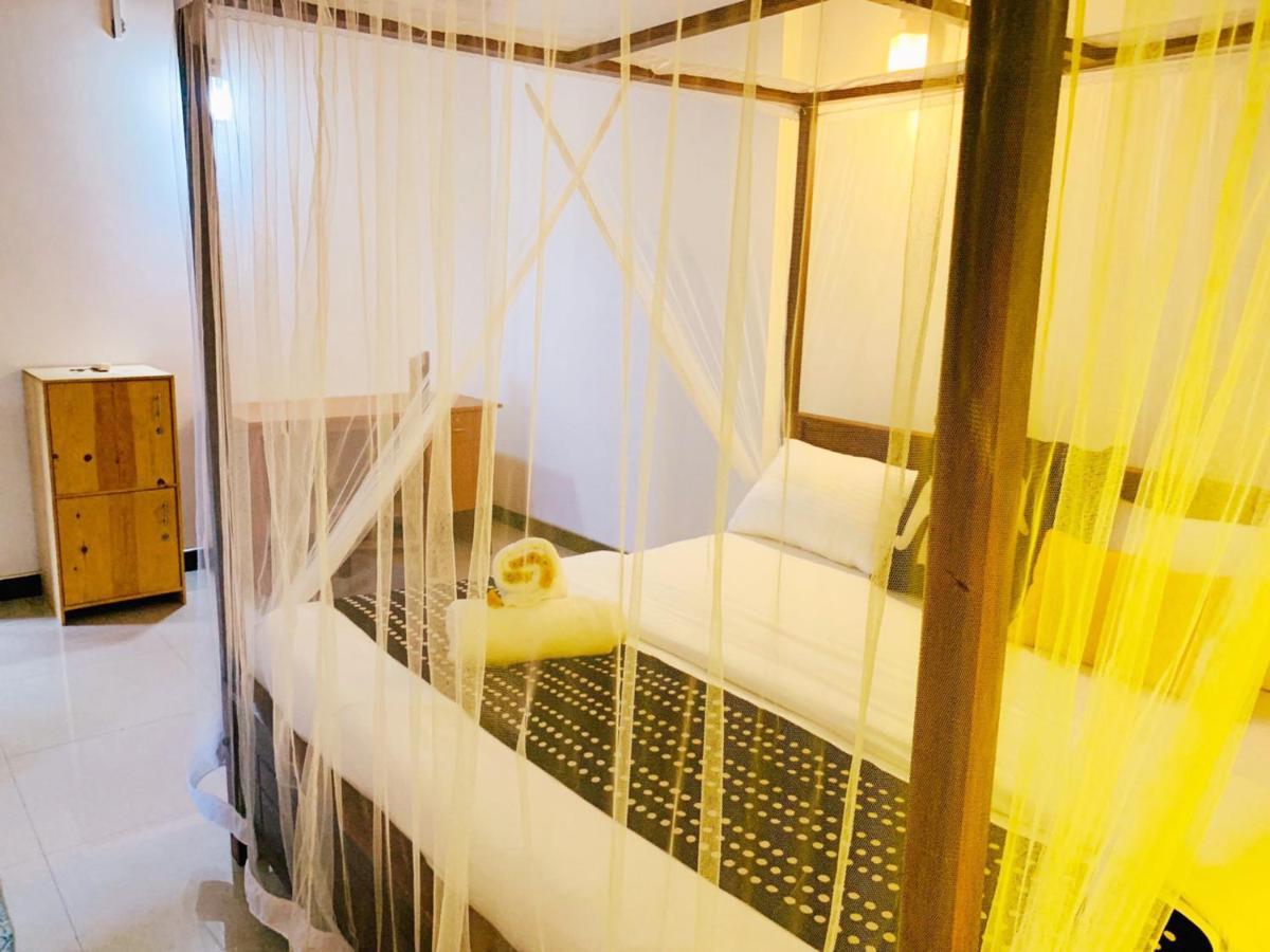 Vitamin Sea Hostel Inn 디크웰라 외부 사진