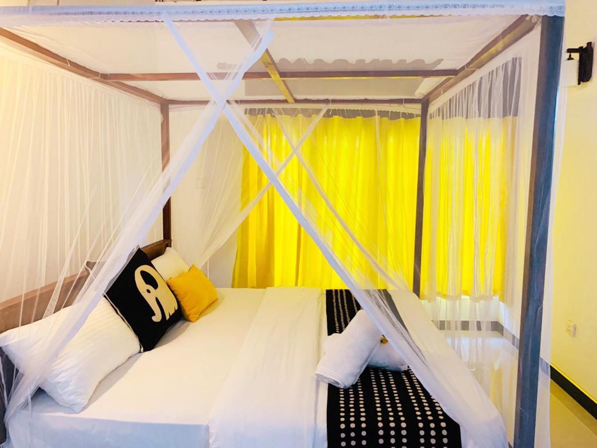 Vitamin Sea Hostel Inn 디크웰라 외부 사진