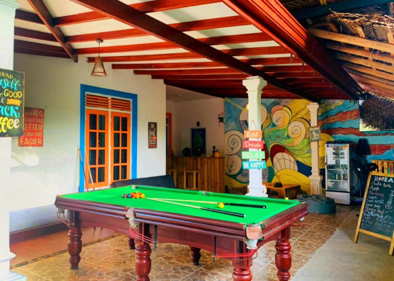 Vitamin Sea Hostel Inn 디크웰라 외부 사진