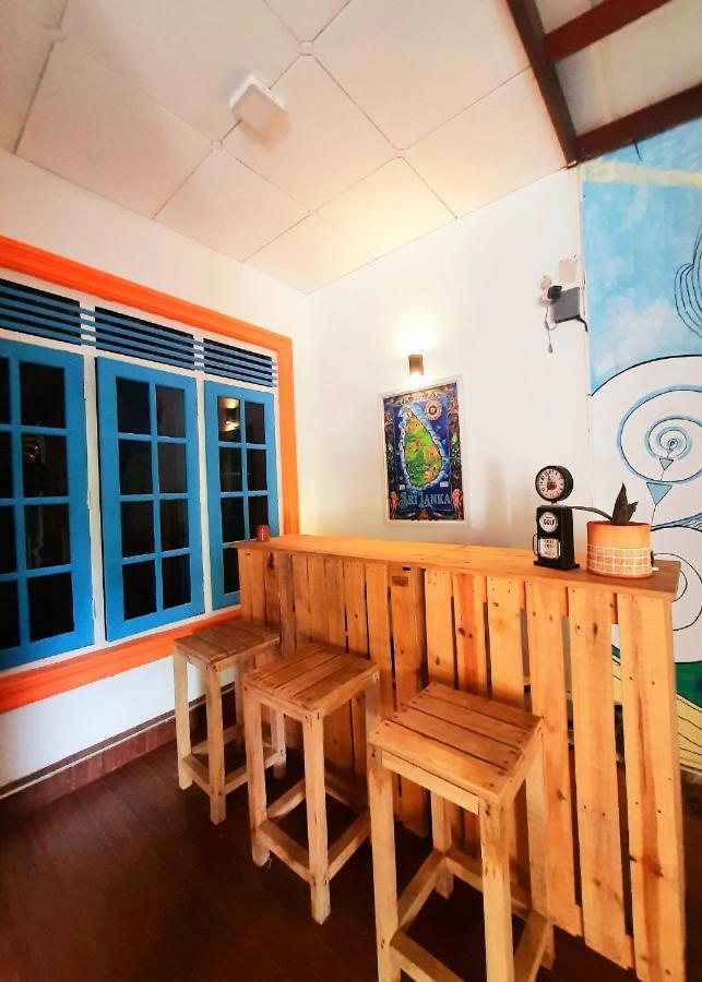 Vitamin Sea Hostel Inn 디크웰라 외부 사진